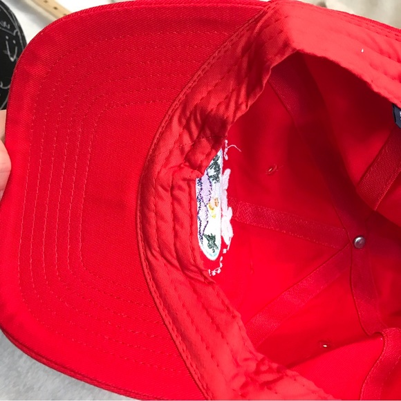 Disney Vacation Club Member embroidered hat with logo strap bright red - Picture 6 of 7